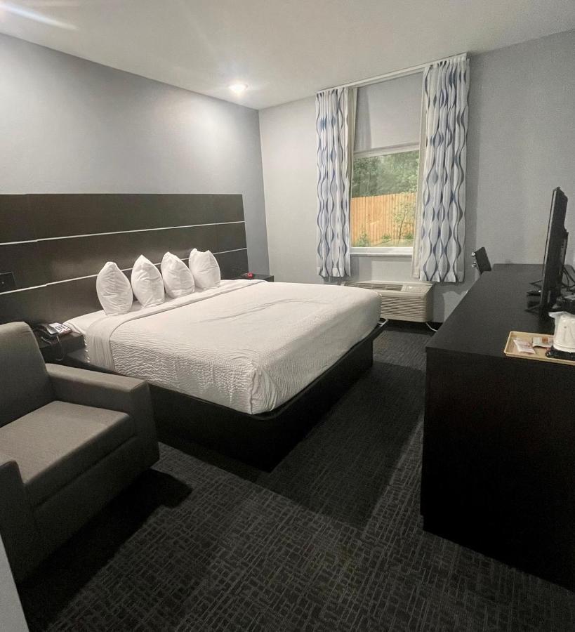 Days Inn By Wyndham Zachary La Exteriör bild