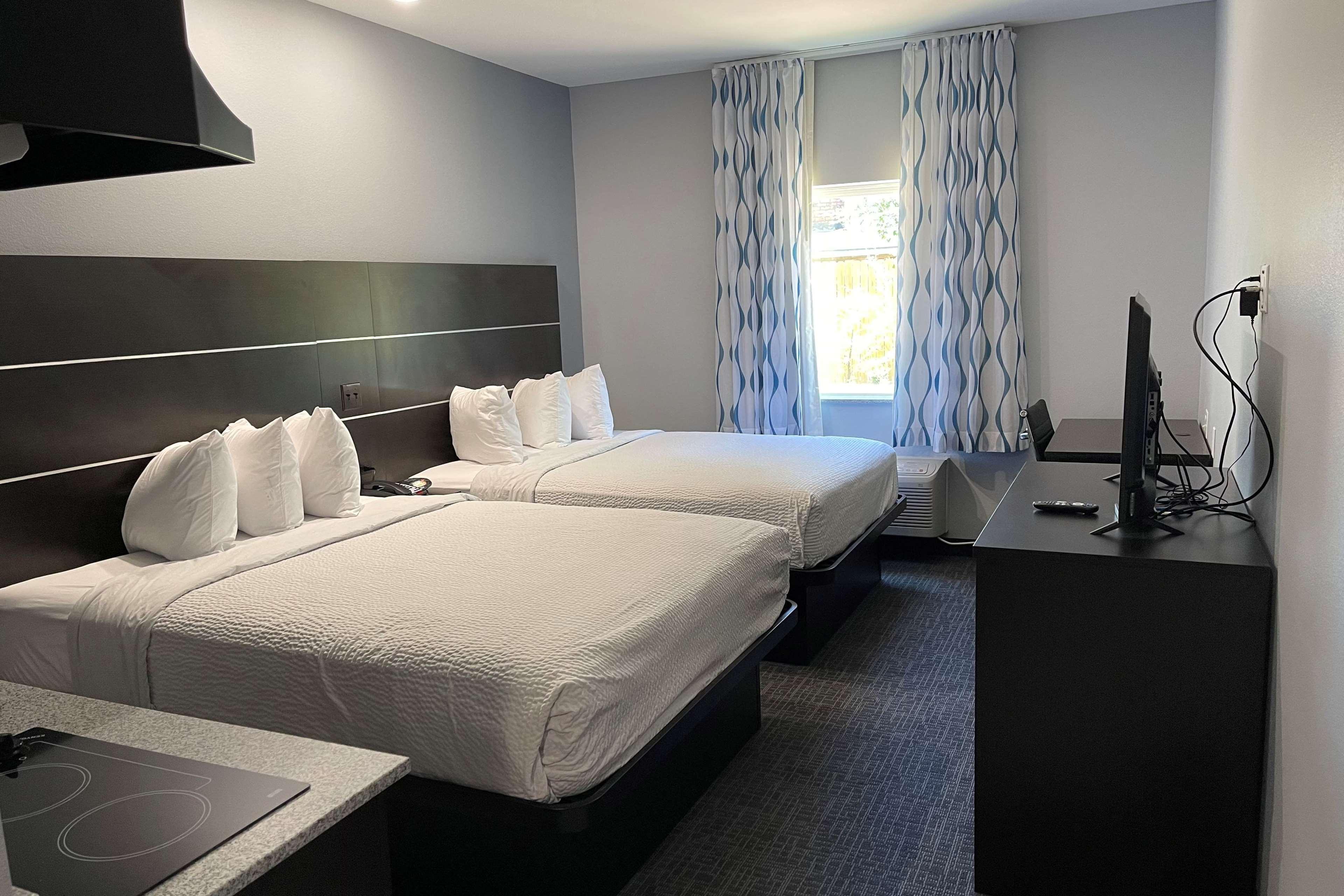 Days Inn By Wyndham Zachary La Exteriör bild