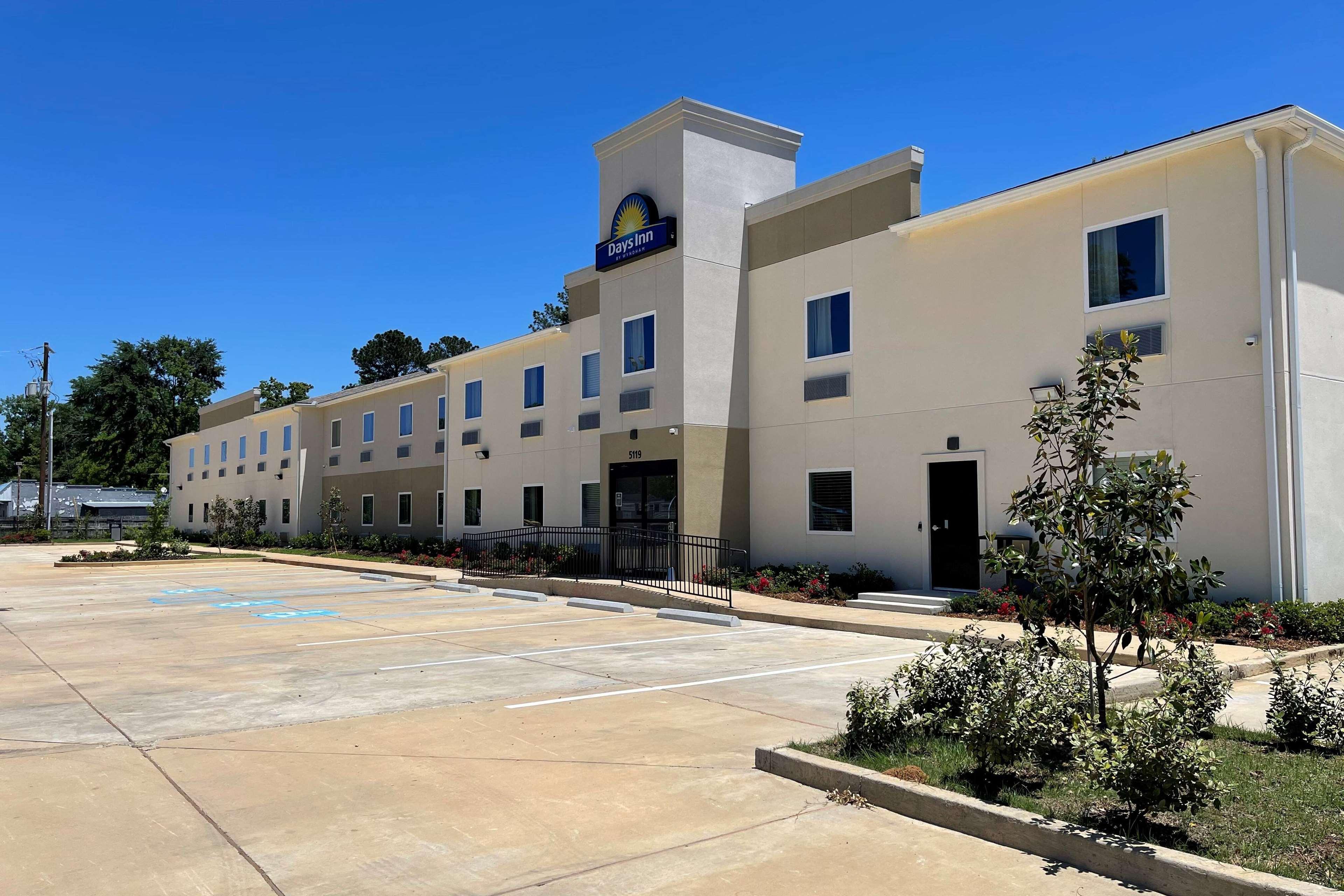 Days Inn By Wyndham Zachary La Exteriör bild