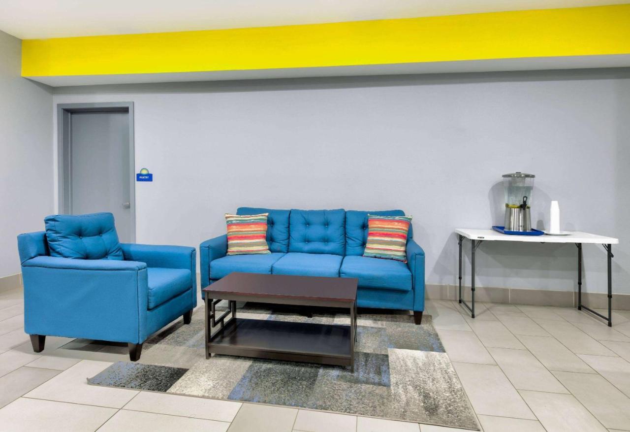 Days Inn By Wyndham Zachary La Exteriör bild