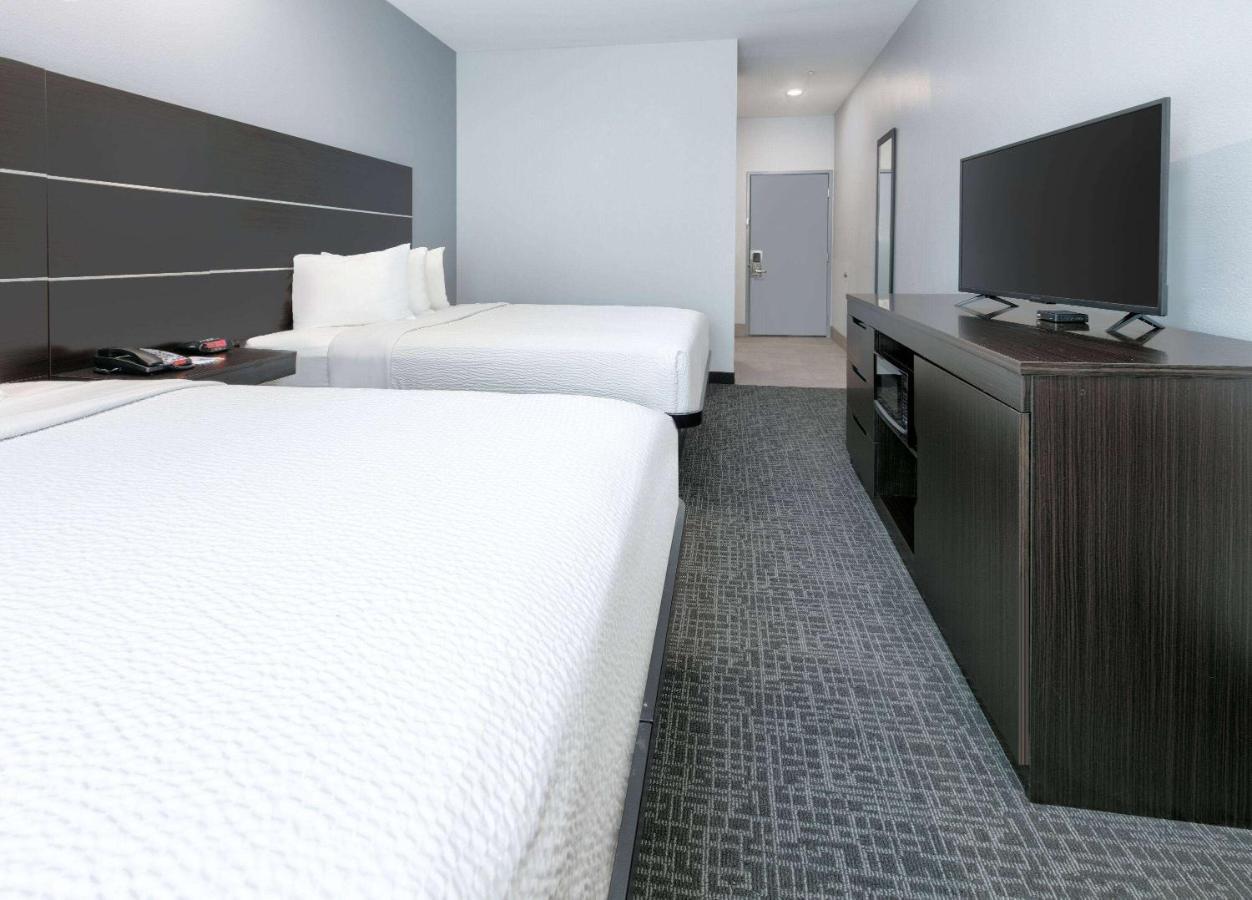 Days Inn By Wyndham Zachary La Exteriör bild