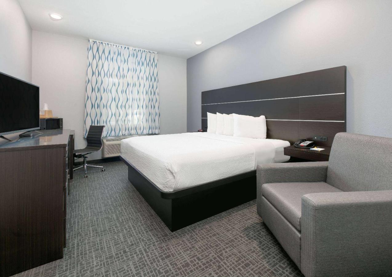 Days Inn By Wyndham Zachary La Exteriör bild