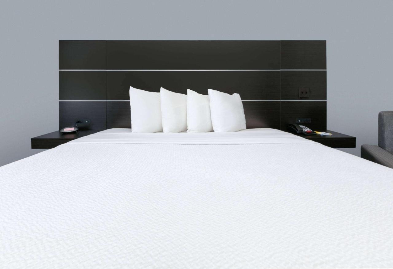 Days Inn By Wyndham Zachary La Exteriör bild