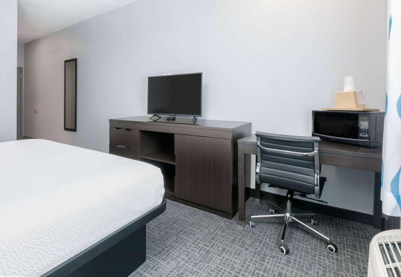 Days Inn By Wyndham Zachary La Exteriör bild
