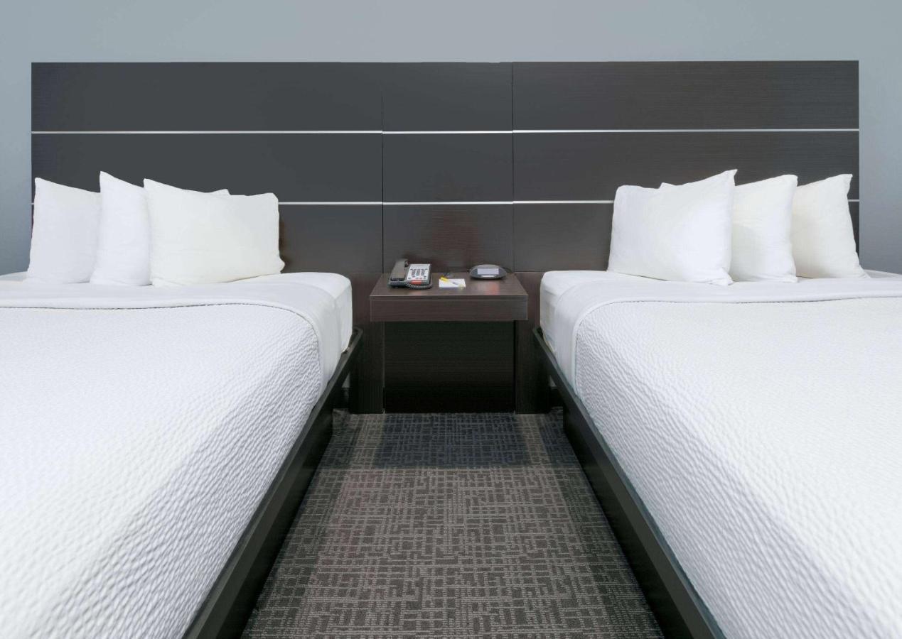 Days Inn By Wyndham Zachary La Exteriör bild
