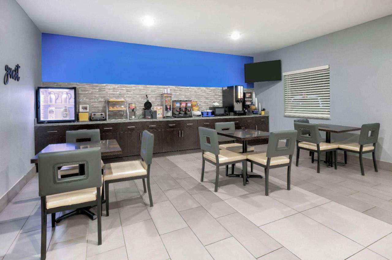 Days Inn By Wyndham Zachary La Exteriör bild
